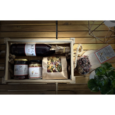 Cadou Personalizat: Cos Cadou Happy Holidays 1