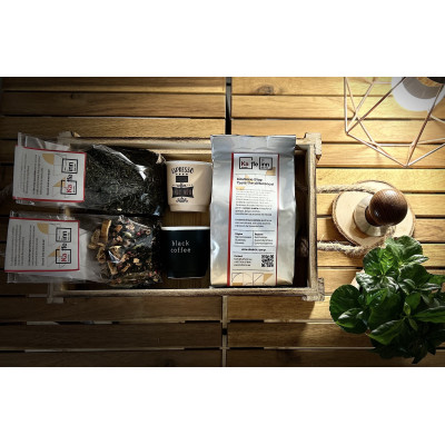 Cadou Personalizat: Cos Cadou Happy Holidays 2